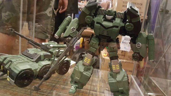 TFCon Toronto   Dealer Room Images Show Unofficial Bulkhead MTMTE Thunderclash Fall Of Cybertron Megatron More  (25 of 30)